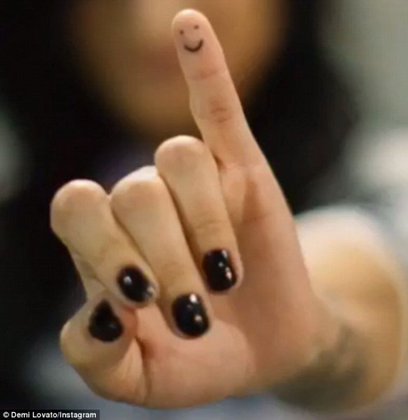 Cute finger tattoos ☺️ | Cute finger tattoos, Finger tattoos, Tattoos