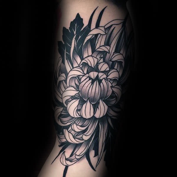 Black And White Chrysanthemum Tattoo | Tattoos, Chrysanthemum tattoo,  Flower tattoo sleeve