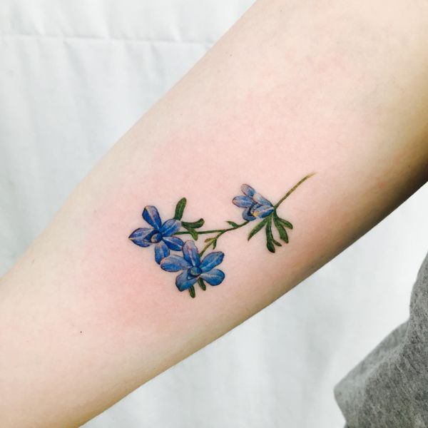 jordyngrinetattoo:germanium-flower-tattoo-flower-flower-tattoo-flowers -realism-realistic-tattoo-purple-realistic-color-color-tattoo