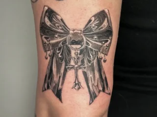 @hinter_masken_