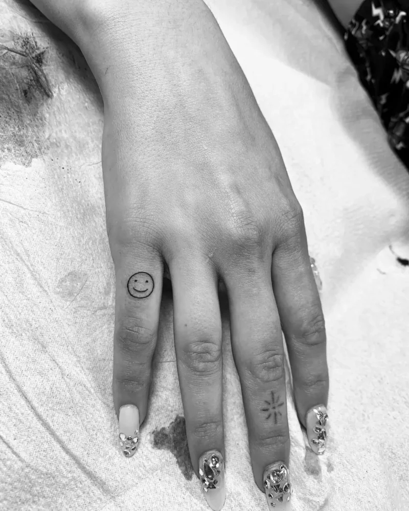 seanfromtexas hand tattoos